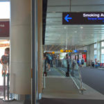 デンパサール空港の喫煙所はどこに？ターミナル内は全面禁煙？