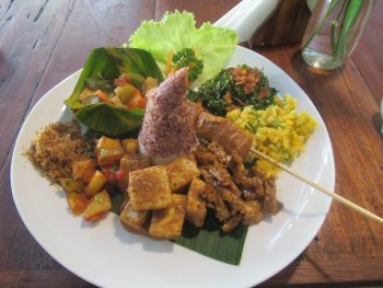 ウブド ワルン長期滞在者地帯人気店 ブブズワルンBubu's Warung