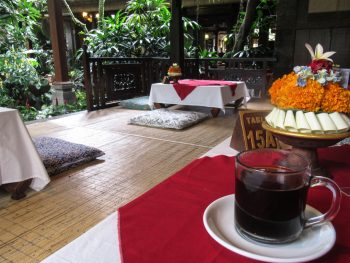 カフェワヤン&ベーカリ  雰囲気が最高のウブド老舗カフェ