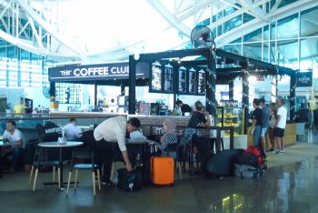 デンパサール空港レストラン案内|一寸出国前と到着後の休憩