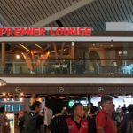 デンパサール空港プレミアム·ラウンジで 食べて！飲んで！寛いで