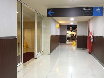 バリ島空港【シャワーが無料で浴びられる秘密の小部屋発見⁉】