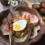 ウブド人気ワルン·メンデス豪華ナシゴレンが美味しい南国食堂